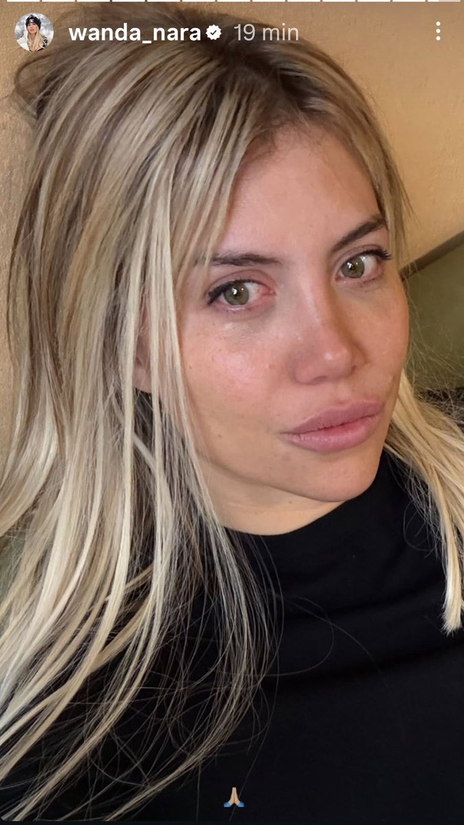 Empezó el drama y la lloradera x la cirugía del hijo, ahora, es necesario  tomarse una foto con lágrimas  y publicarlo?
Está enferma,dedícate a tu hijo y deja de subir ridiculeces. 
Todo para la cámara. Esta mina es decadente.
#WandaNadieTeCree 
#ApagonaWandaNara 
#WandaMalaMadre