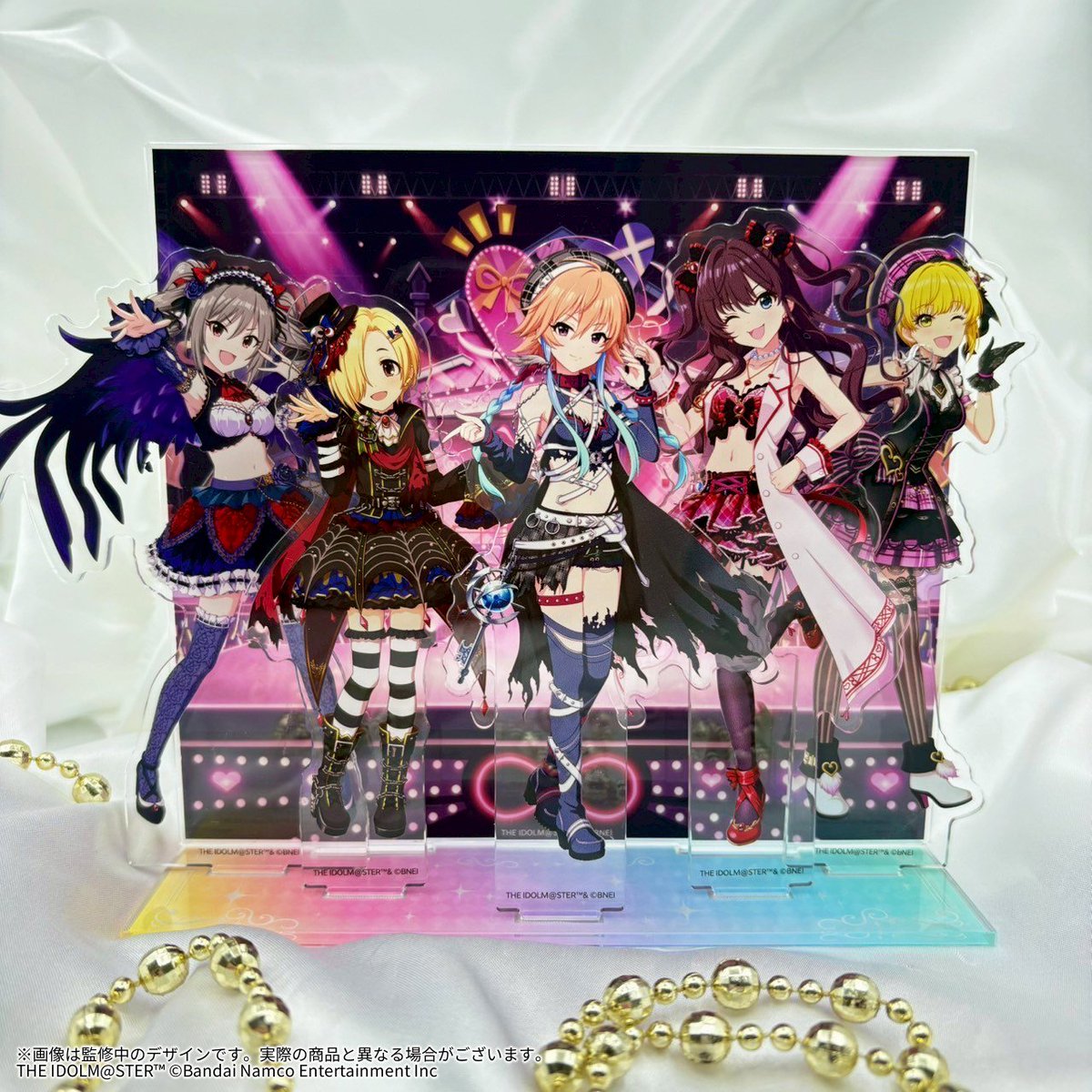 imas_CGofficial's tweet image. ┈┈┈┈ ❁ ❁ ❁┈┈┈┈┈

 #デレステ10thツアー千秋楽
　 　開催記念グッズ
  
  　　受注明日まで‼️

┈┈┈┈ ❁ ❁ ❁┈┈┈┈┈

カスタマイズ例をさらにご紹介💫

台座は5種類、背景は15種類、
アイドルはもちろん190名🌟

💎グッズ特設サイト
shop.asobistore.jp/feature/cg_10t…