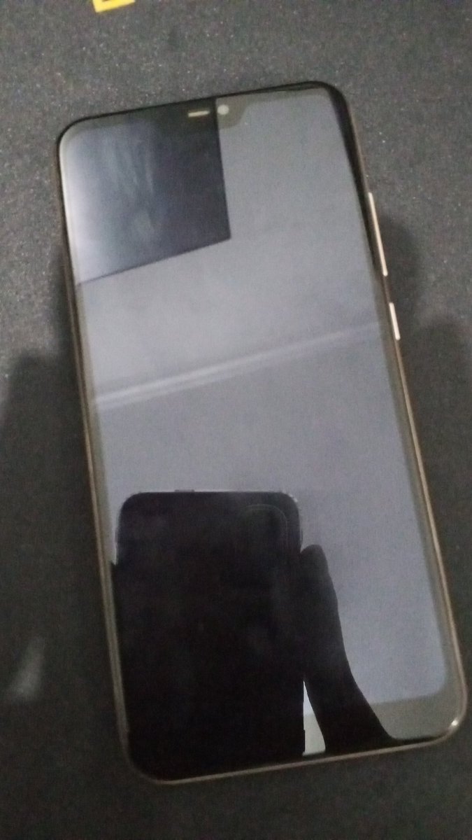 Hp android yg saatnya di pensiunkan, stuck di os9 beli udah Dari 2018. Bukan rusak, cuma udah lemotnya kebangetan 😂