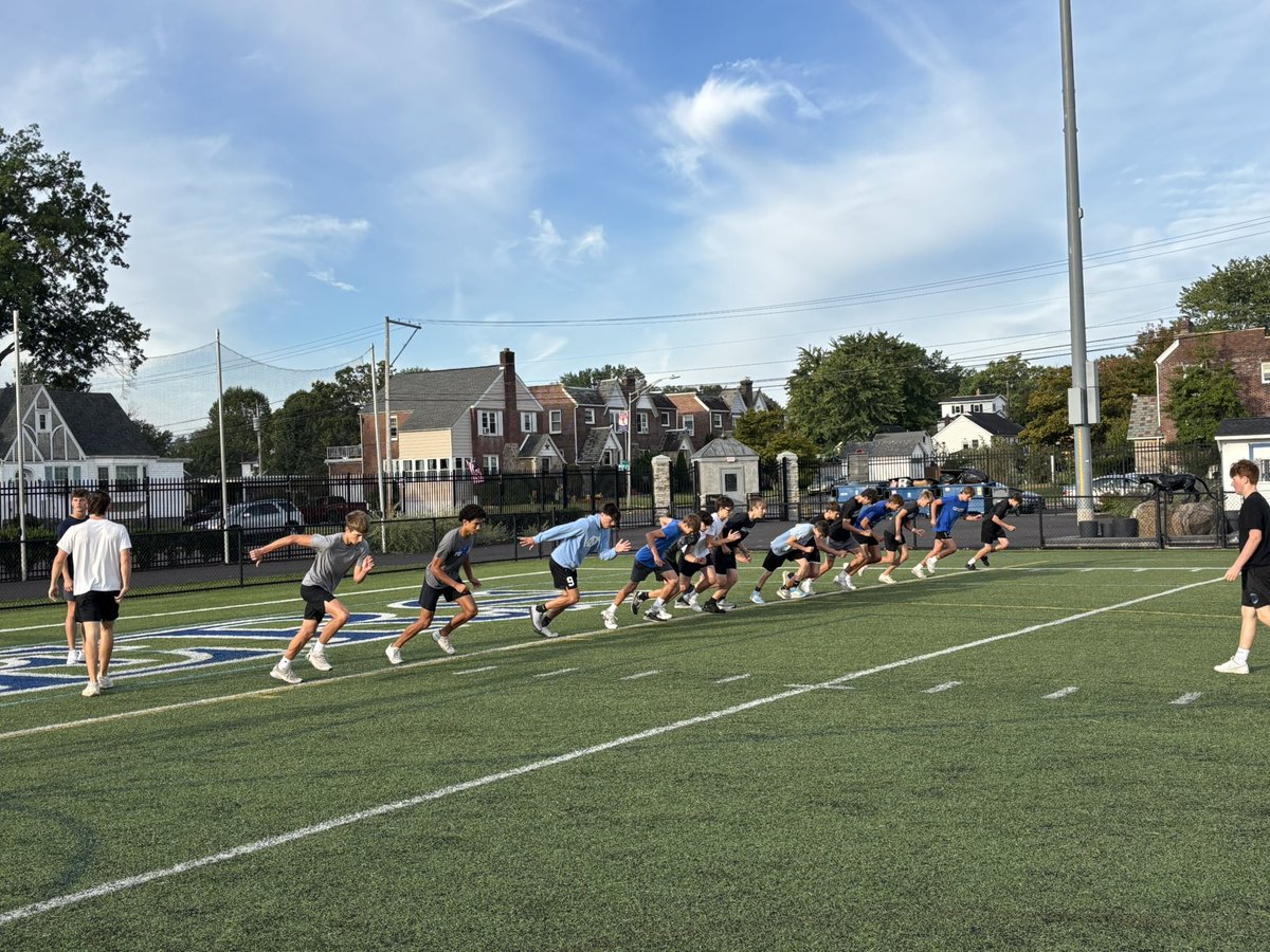 QTOWN FOOTBALL (@qpantherfb) on Twitter photo Back at it early this morning getting in a nice workout and stretch. Back at it early this morning getting in a nice workout and stretch.