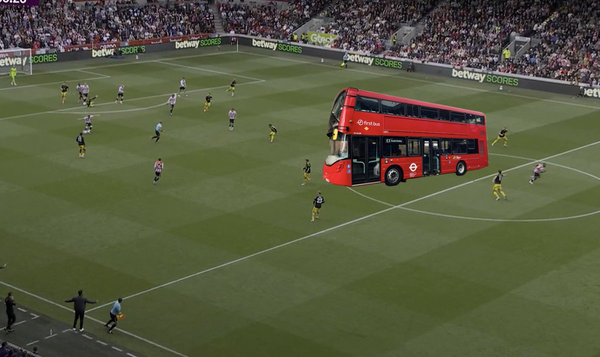 State of this defending. Huge gaps everywhere. #mufc