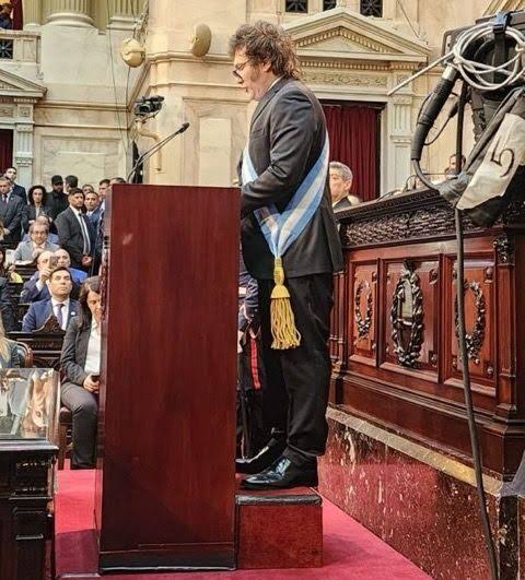 Está el Pequeño J y el Pequeño Javo.