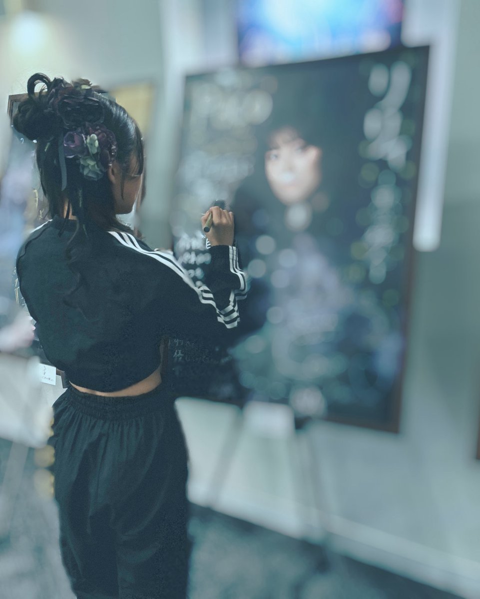 紗凪ちゃん百代ちゃん真尋が
合流してガシガシ稽古進んでます🎺

応援ビジュアル当選の方
おめでとう〜！

展示なしにはなりますが
数量限定でご購入できるので是非🌹

illuminus.theshop.jp/items/118925693

#女王ステ #女王旋律