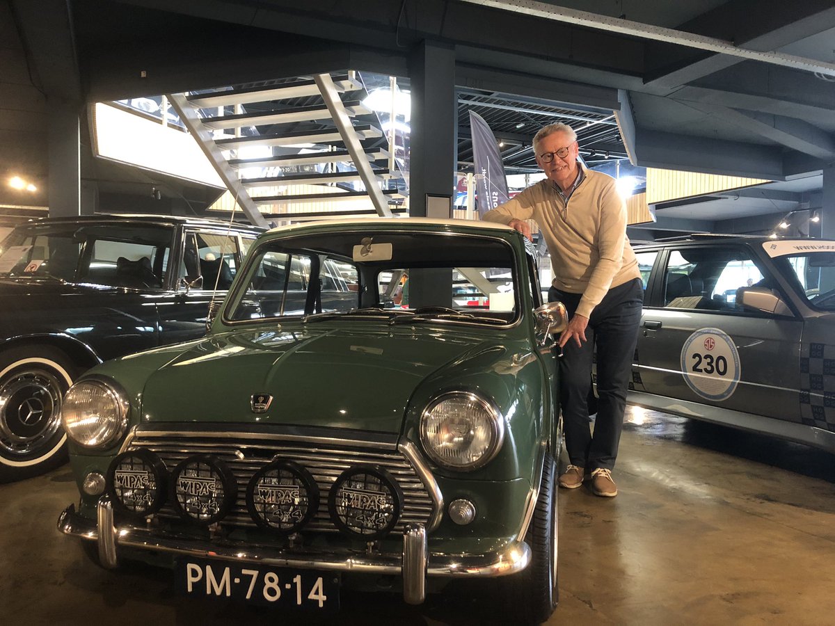 Weerzien met een oude liefde tijdens Cars &amp; Coffee van de <a href="/KNACnl/">KNAC NL</a>  bij Hoog Selections in Katwijk.