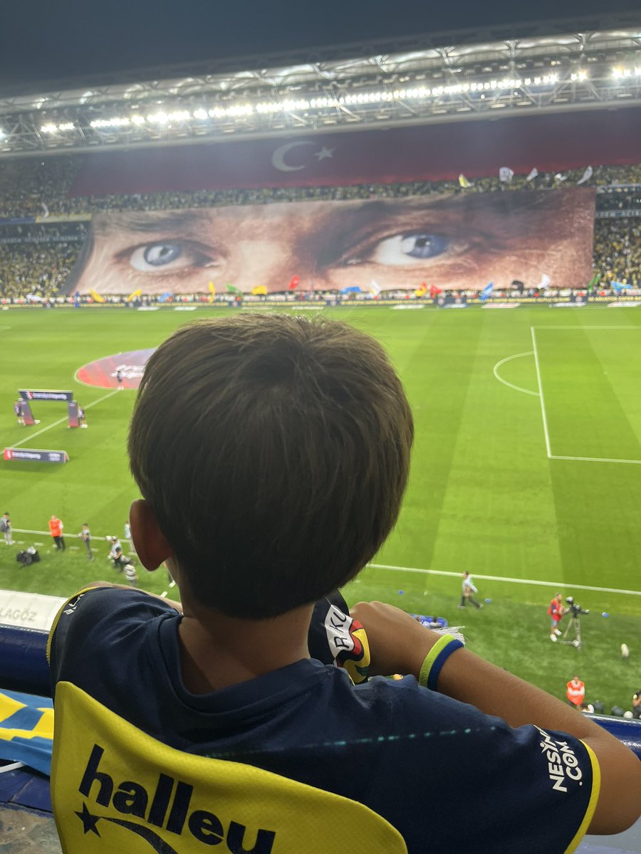 Gönlümdeki Başkan Adayı değildiniz Sayın Saran, 
Gönlümdeki teknik direktörü getirmeyebilirsiniz, 
Görev süreniz boyunca kararlarınıza saygı duyacağım, Fenerbahçe’mi desteklemeye devam edeceğim. 
Birlikte Fenerbahçe, güzel günlere..