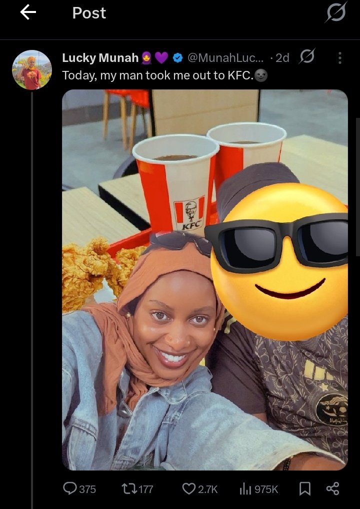 spana_Konki's tweet photo. Kwanini umfiche kama mihadarati?? 😂😂😂 #SaturdayVAR https://t.co/D3sTvYHQV8