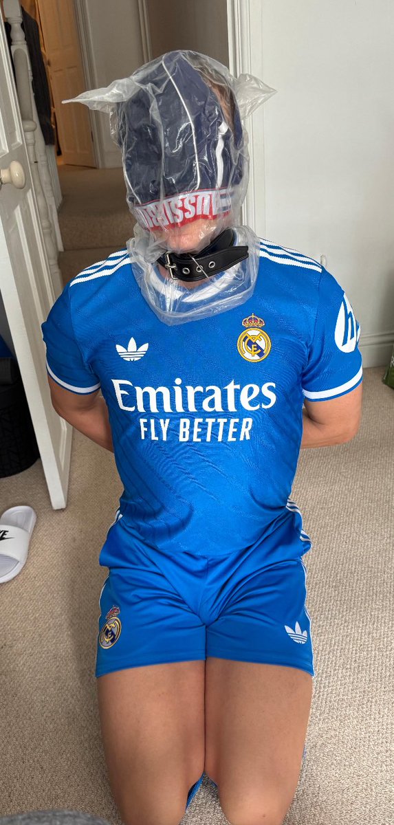 RubShiny's tweet image. Master @FootballKitLov1 decides when and what I breathe… the scent of his dirty boxers today…

#gayslave #footykit #footykitslave #gaybdsm #gaychav #gaybondage