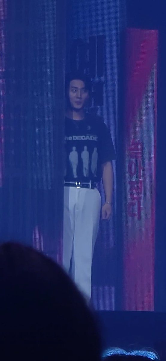 앵콜 기다리는 고양이 
몹시 기여워씀다