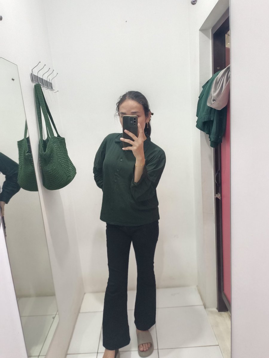 jessicash3m4l3's tweet photo. Waria #KUTILANG
Kurus tinggi langsung π https://t.co/rxI8a8Pd2f