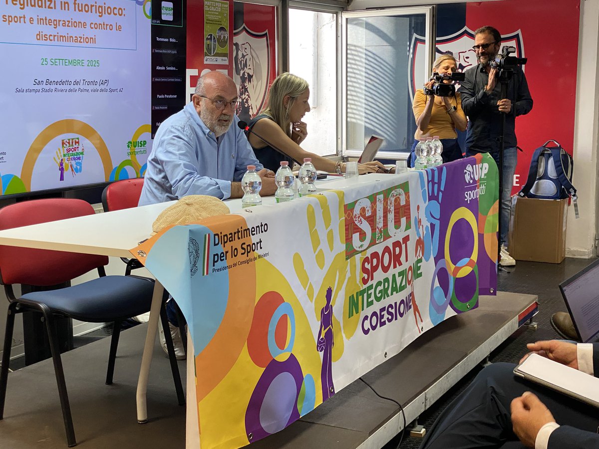 UispNazionale's tweet image. 📣Ecco il nuovo numero di @Uispress agenzia stampa di sport sociale e per tutti‼️In primo piano: 
⚽️Matti per il calcio @UispNazionale e lo sport in Costituzione: riconoscere i diritti, @TizianoPesce su @Radio1Rai ✅Socialità, salute e attività fisica: Uisp presenta il progetto