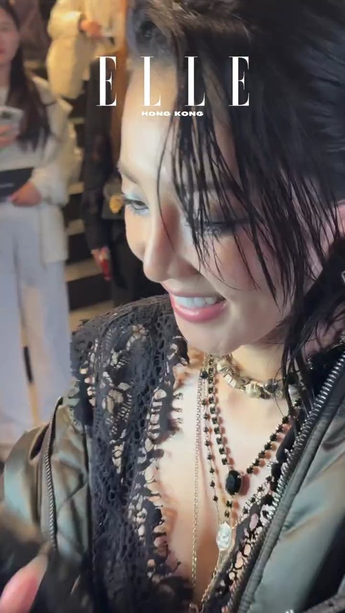 She's in lace w/ a bikini type top and leather boots.

This is definitely my favorite.

SANDARA FOR DOLCE &amp; GABBANA
#SANDARAxMFW
#SandaraPark #산다라박 <a href="/krungy21/">Sandara Park</a>