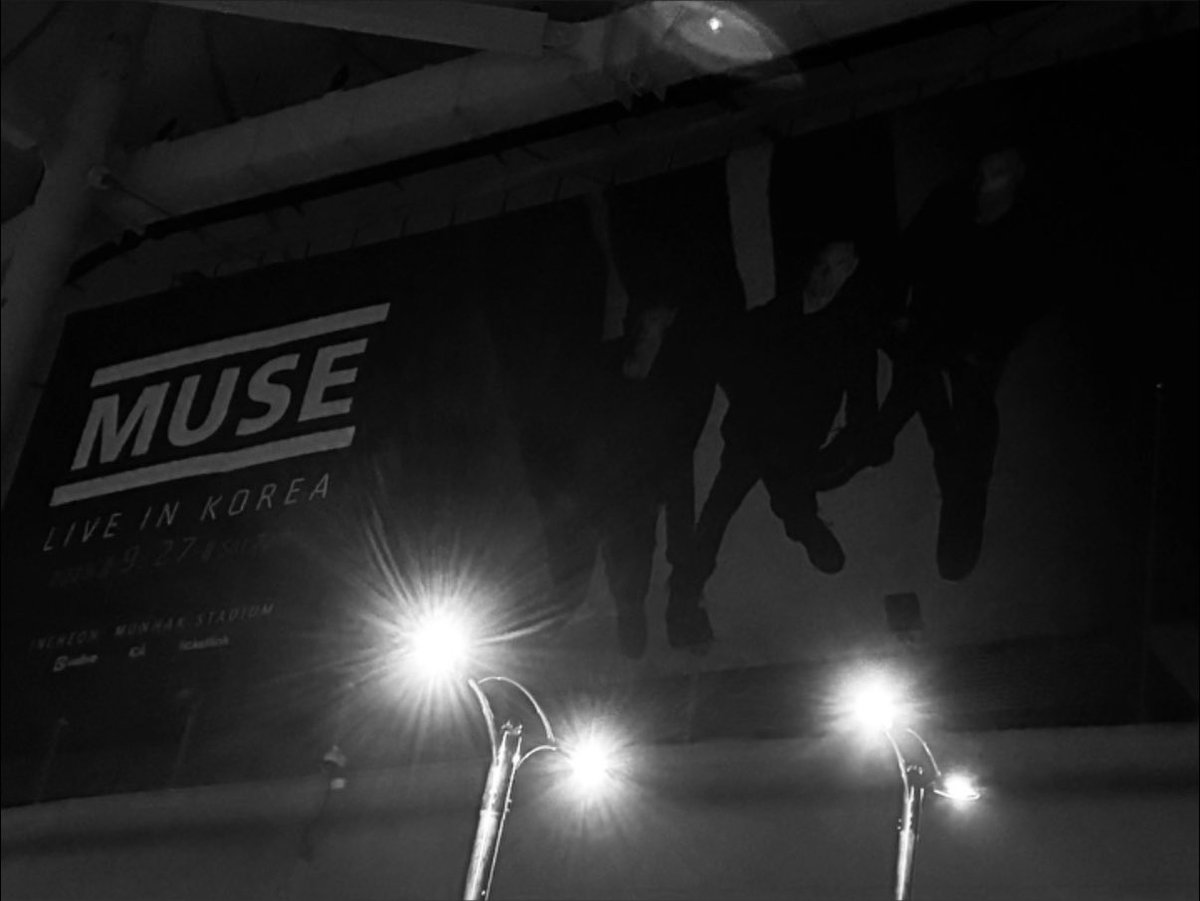 seungmin instagram story update! he attended muse concert in korea