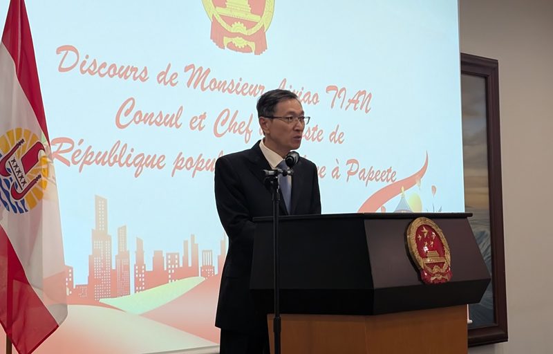 Quand un diplomate chinois poursuit un sénateur français dans la rue pour le sermonner. Le consul chinois en Polynésie reprochait en effet à <a href="/RohfritschTeva/">Rohfritsch Teva</a> un récent voyage à Taiwan avec 2 maires...
ainsi-va-le-monde.blogspot.com 
<a href="/TaiwanEnFrance/">Taïwan en France</a> <a href="/Emdupuy/">Dupuy Emmanuel</a> <a href="/DESElisabeth/">Dr DES Elisabeth</a> <a href="/ocoredo/">OCOREDO</a>