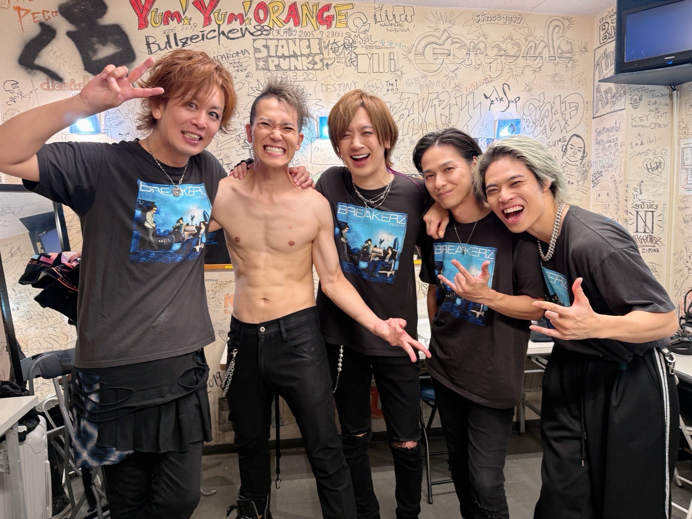 摩天楼オペラ 燿 初期衣装アクセサリー 摩天楼オペラ16周年ライブでオーディエンスの大合唱が復活！熱狂
