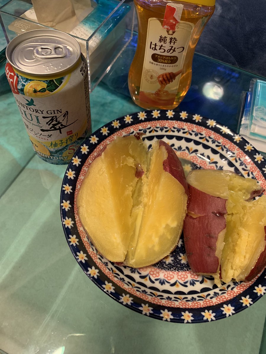 じゃがバターは売ってるけど、最近さつまバター見んから、作ってみたらさつまいも当たり過ぎてうんまぁ〜😊