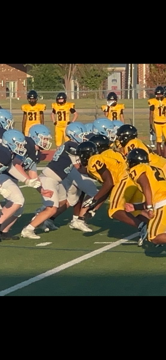 ChrisParkerMHS's tweet photo. Memorial JV vs Emerson #72 #A11 IN #work  @BlueChipOL @BSublet @edwards79reggie @FMHSRecruits @FriscoMemo_FB https://t.co/mVR2iShHOU