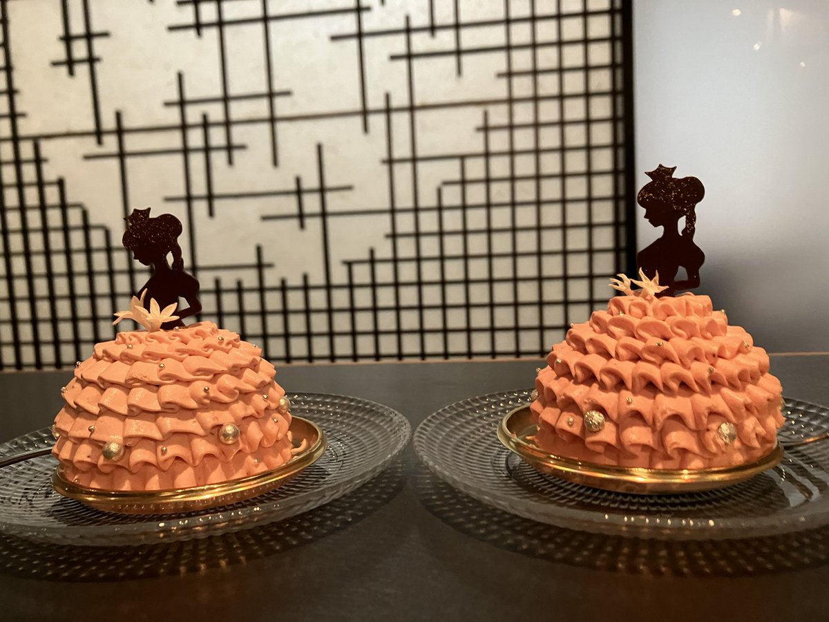 スワロフスキー【美味しいケーキが焼けたよ♪】 おちよ on X: