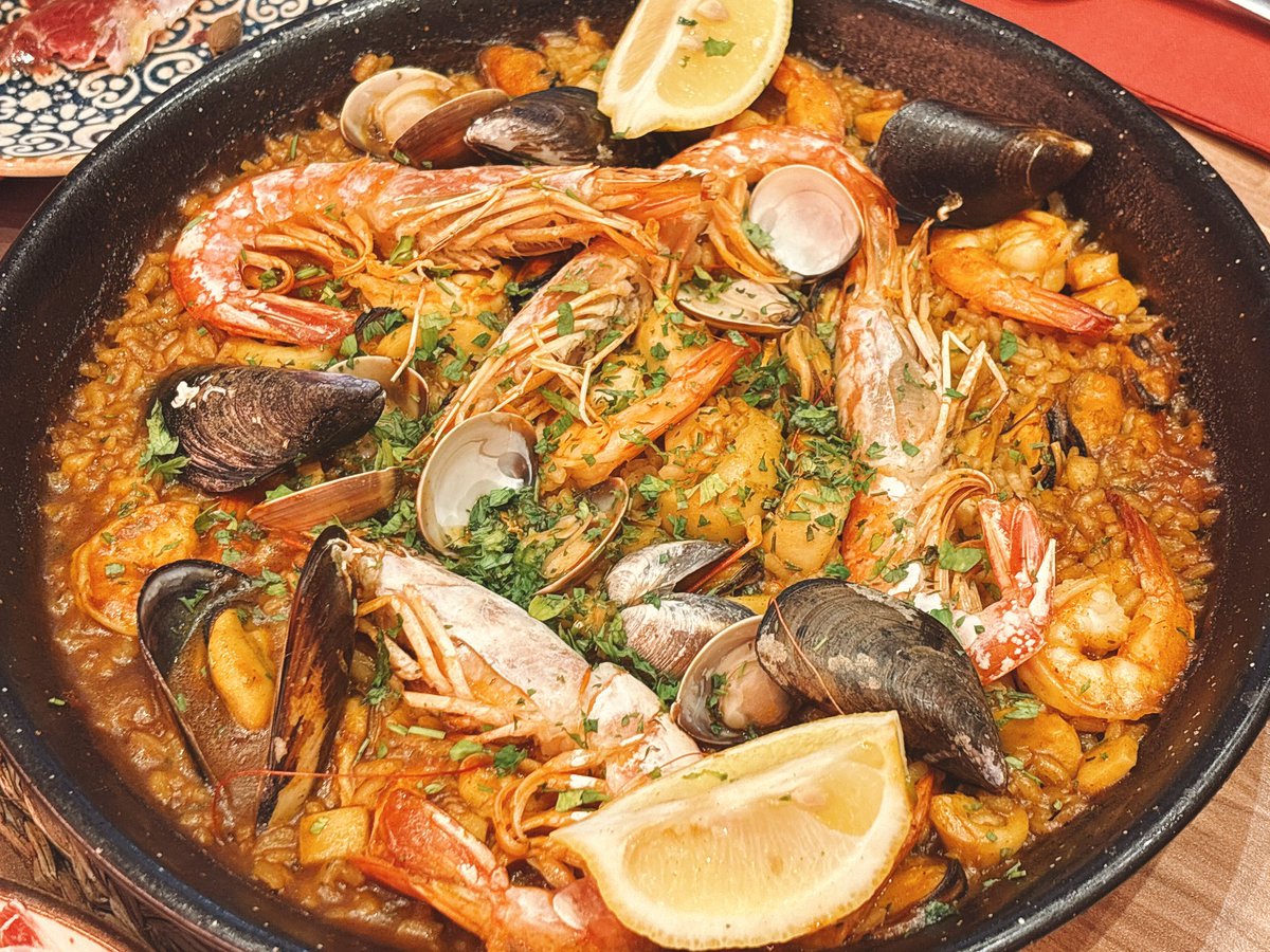 int_lemon's tweet image. ご飯めっちゃうまい〜( ˶‾᷄౪̮₍‾᷅˵ )
牡蠣は最終日に食べたけどもっと食べたかったｗ