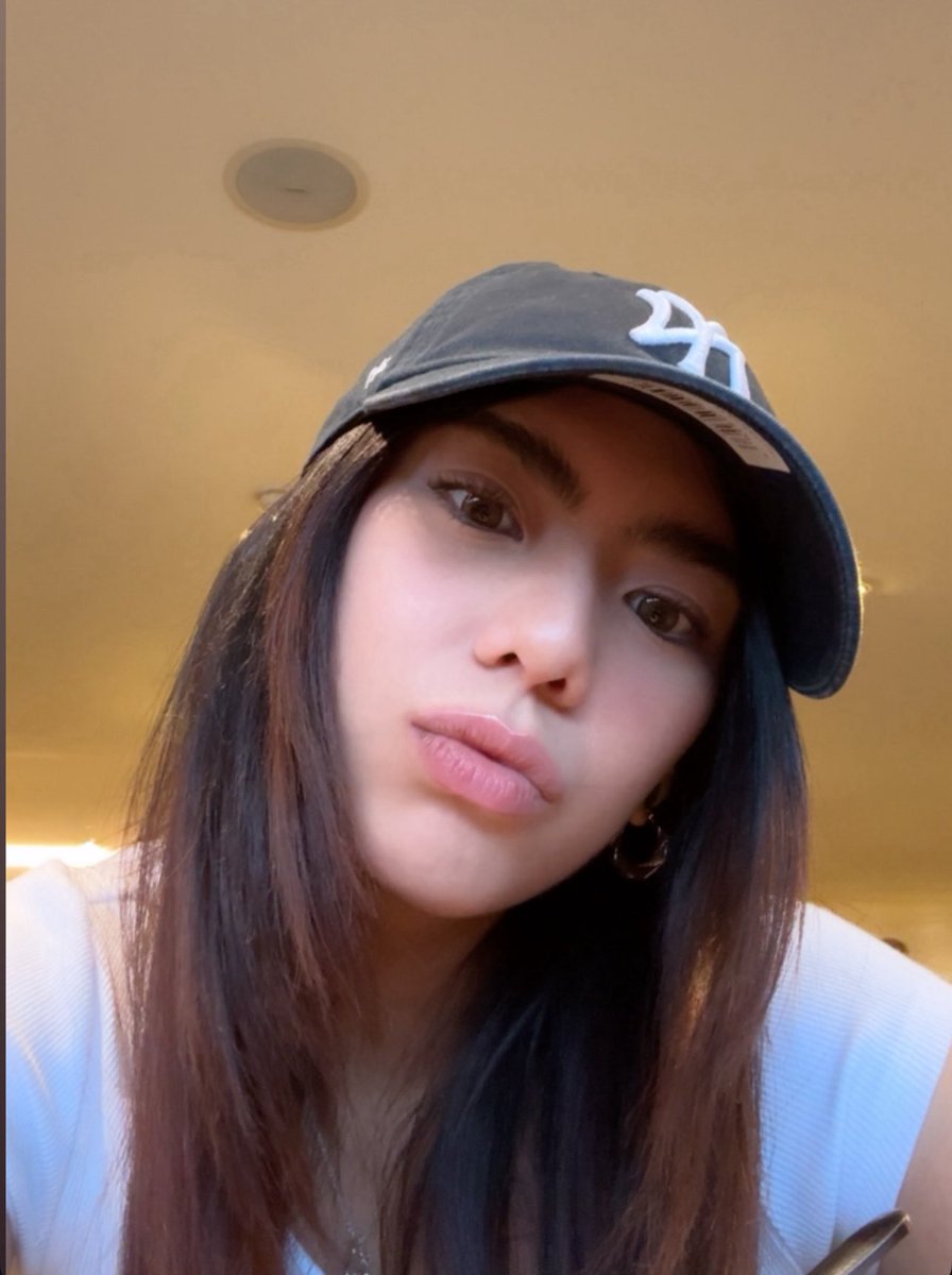 NEW SELFIE FROM MIKHA LIM!!! SO BABY POGIIIII