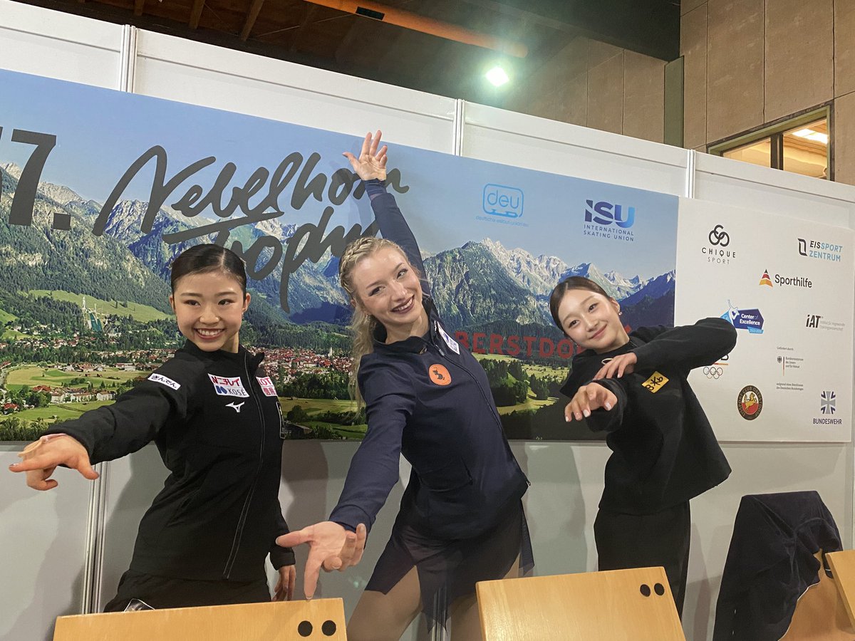 The top 3 women at #NebelhornTrophy 
Amber GLENN 🇺🇸 140.80 / 214.49
Mone CHIBA 🇯🇵 144.40 / 213.64
Jia SHIN 🇰🇷 133.98 / 208.45