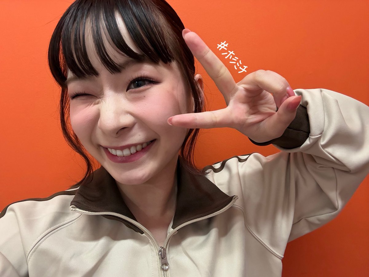 ミュージカル「#星の導く夜に」
初日2公演ありがとうございました💫

新たな物語の始まりの瞬間を、皆様と迎えることができて嬉しいです！💘
千秋楽までこの物語を大切にお届けします📚
 
明日はチカ役として出演します😌
#ホシミチ