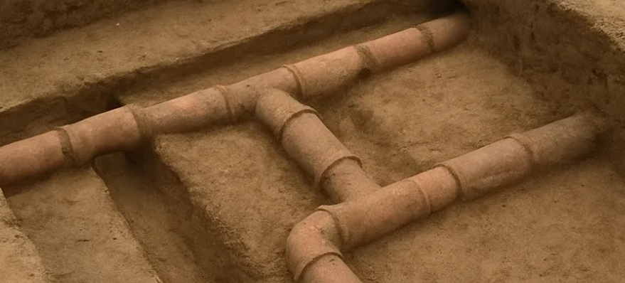 MMackeyAuthor's tweet image. 4,000-Year-Old Ceramic Water System Unearthed in China Rewrites Early Engineering History

tinyurl.com/4f2pwhyw

#Neolithic #NeolithicPeriod