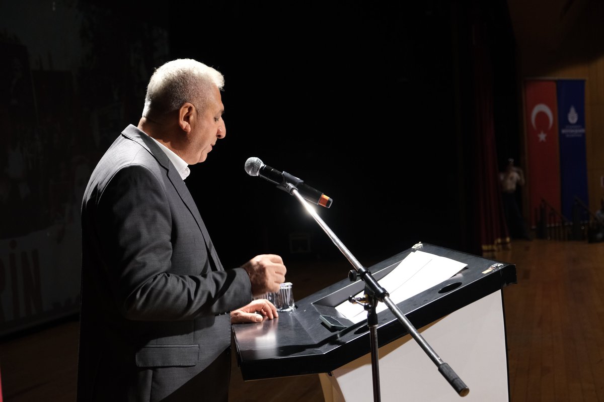 EMEP yeni siyasal dönemeç için bildirge açıkladı: "Ekmek, barış, özgürlük için saray düzenine son!"

Emek Partisi, yeni siyasal dönemeç için Bakırköy'de Cem Karaca Kültür Merkezinde basın toplantısıyla bildirge açıkladı. Açıklamaya çok sayıda sendika, siyasi parti ve meslek