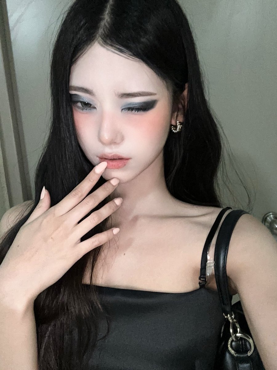 [#한희] I MISS U BUNHEE🥺🖤✨

#데뷔 #신인 #가수 #kpop #hanhee
