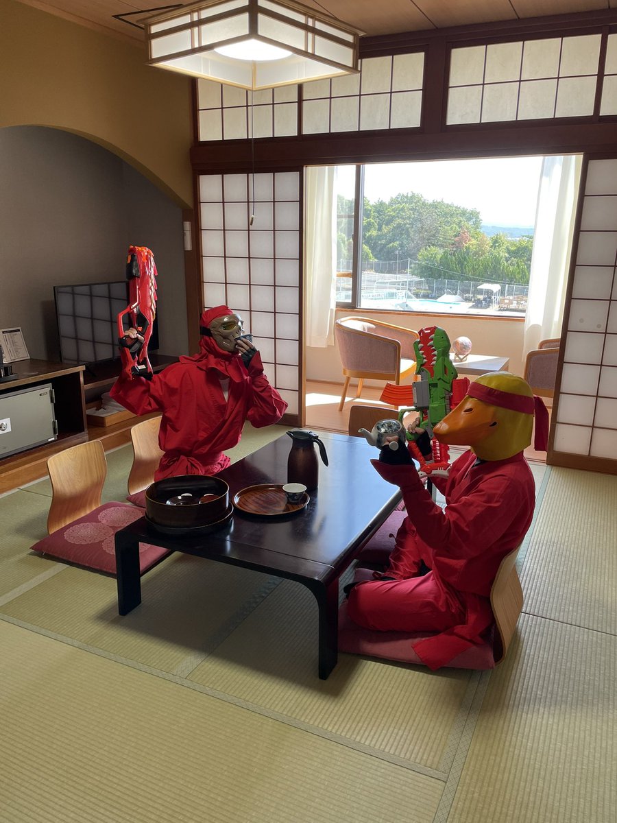 kamiwaza_team1's tweet photo. 【ナーフ戦争 | ヒルホテル サンピア伊賀編】をYouTubeで公開🔥
Nerf War | Water Park &amp; Spa Battle 43🔫

今回の舞台は三重県にあるリゾート施設！！
プールや客室、BBQ場などを使った熱きナーフの戦いをお楽しみください😎

@sunpia_iga https://t.co/qI8S9EWSH0