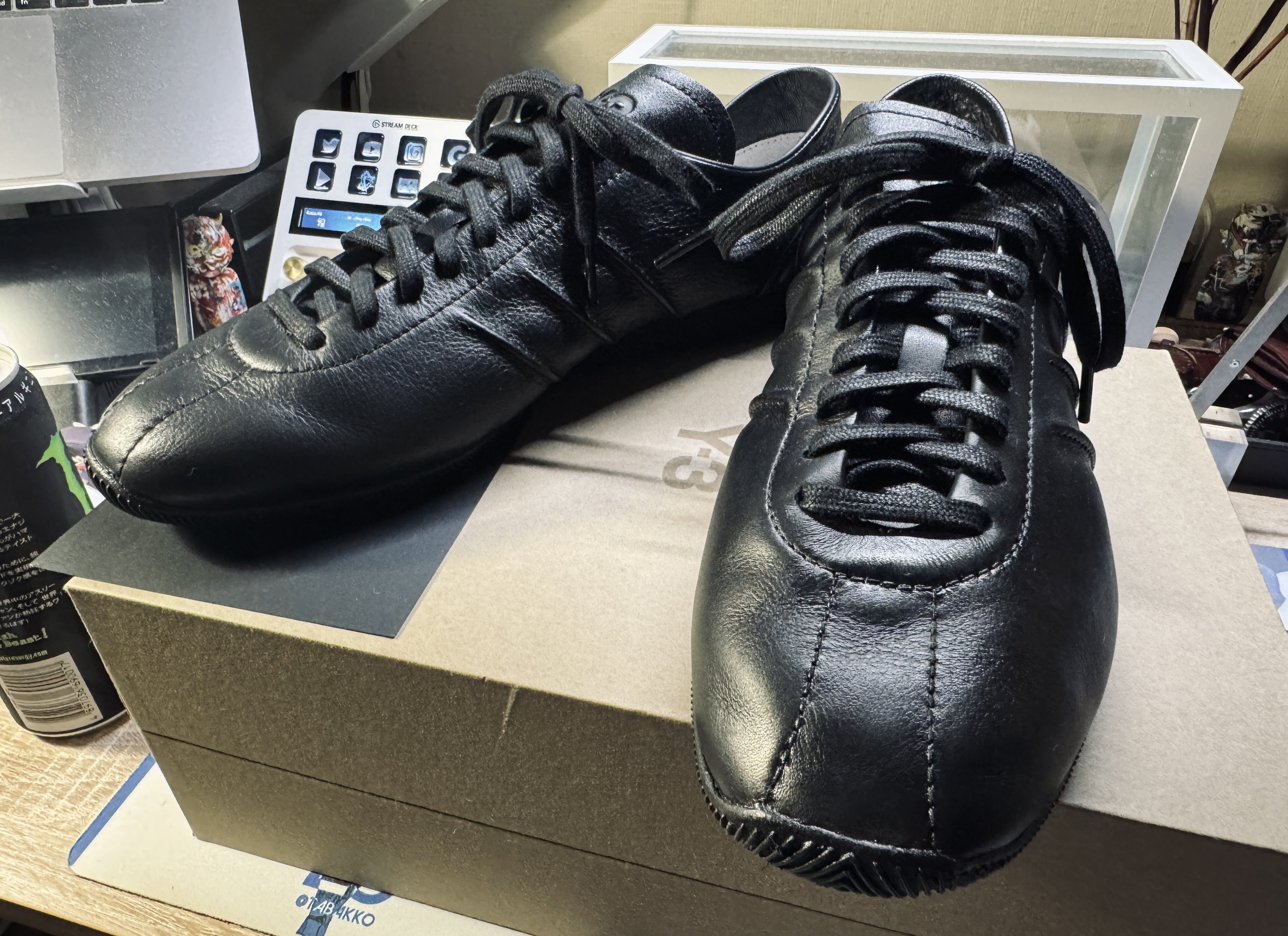 お得に買っちゃってください Sale! こんな精悍シューズ!!☆Adidas ZX 1K BOOST Black White