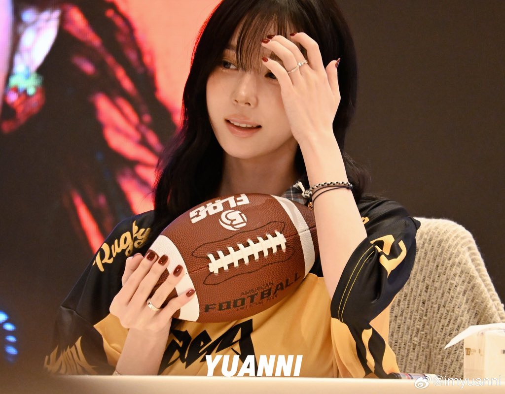 FOOTBALL PLAYER MJ 🏈