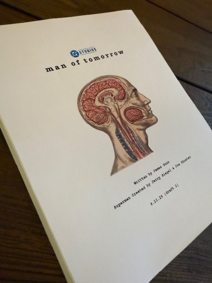 DiscussingFilm's tweet image. James Gunn when asked if the ‘MAN OF TOMORROW’ script photo teases Brainiac:

“Of course I wasn't unaware that when I posted the cover of the script that there was going to be discussion around that particular topic. But I think we'll hold off from what exactly is happening”…