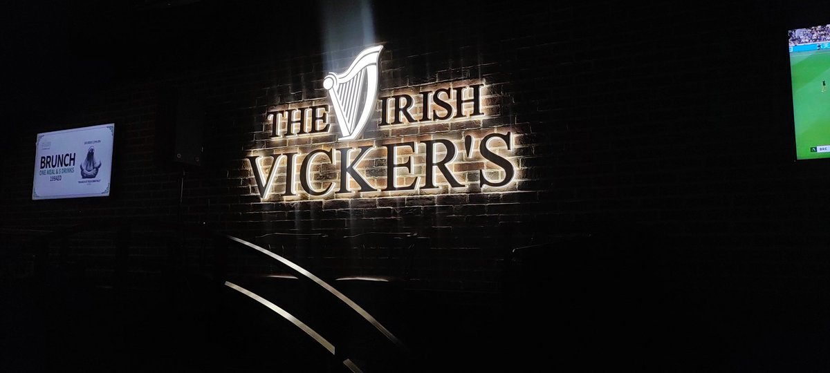 3800 miles away from home. Of course <a href="/JulieAinswort18/">Mrs Dave Cam</a> finds somewhere for a pint. 😁