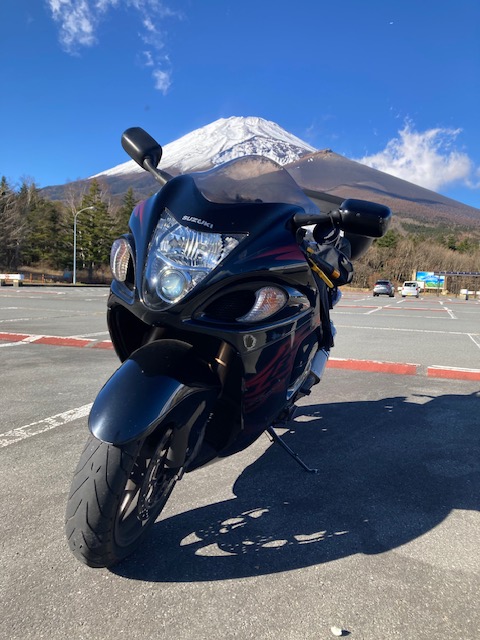 ハヤブサとお別れすることになりました。🥲
長年の私のバイク人生で特別に思い出に残るバイクです。
ありがとうハヤブサ❗️最高に楽しかったよ❗️❗️❗️