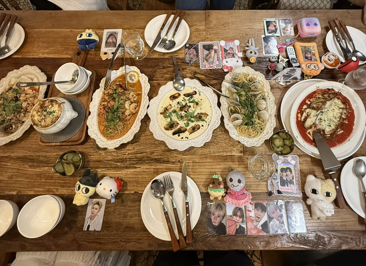 윤 tweet media