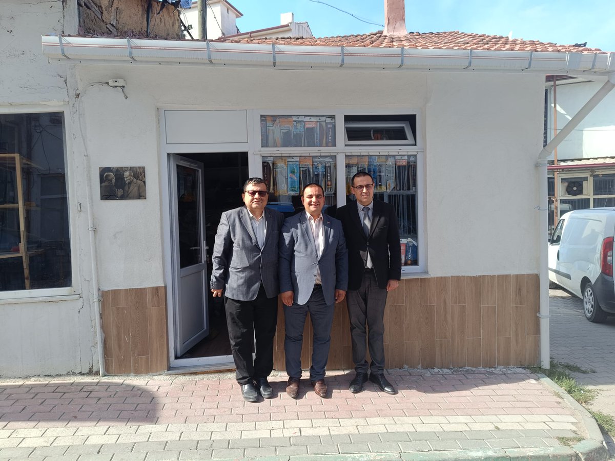 facebook.com/share/p/1Fim5t…
Ahilik Haftası kapsamında Bilecik'de Yılın Ahisi Seçilen Söğüt Esnaflarimizdan Enis İnönlü Dostumuzu Reisimizi Ziyaret Edip hayırlı olsun dileklerimizi ilettik. Enis Reisimizin nezdinde tüm esnaflarımızın Ahilik Haftasını kutluyor başarılar diliyoruz. 🤲🇹🇷