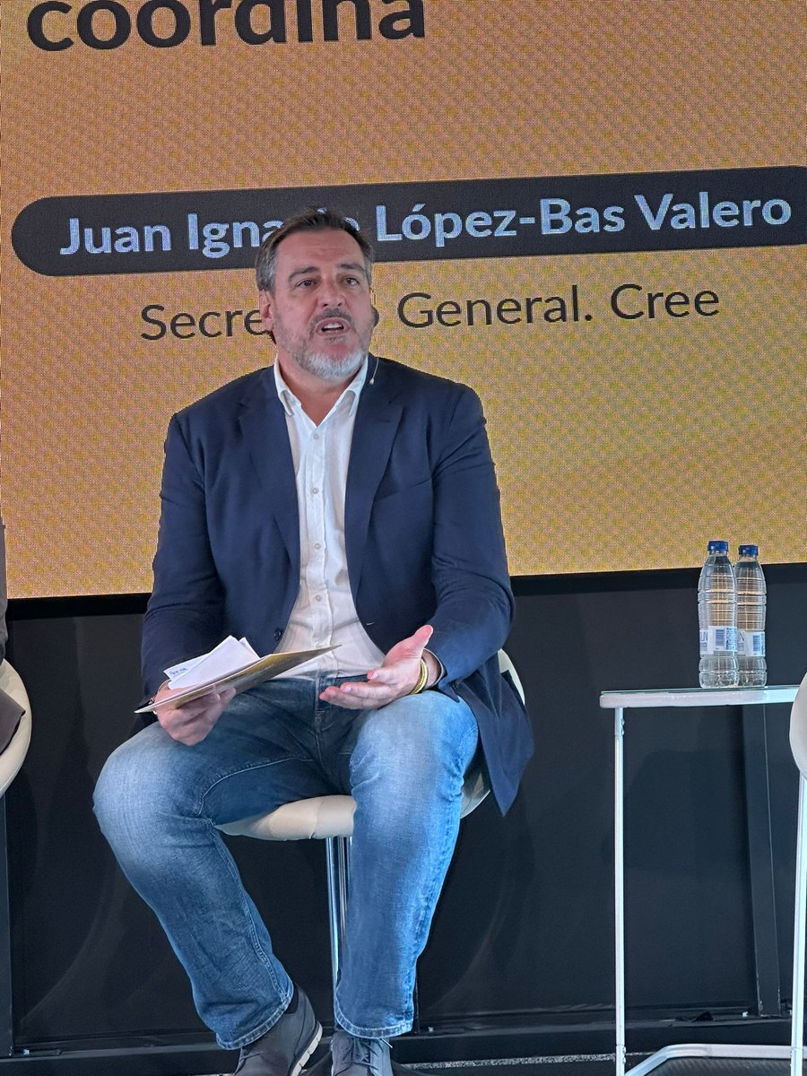 📣 “No hemos hecho un programa electoral, es que tenemos muchas cosas que decir”

✍️ “La ideología se tiene que crear en base a las soluciones que propongamos a los Españoles”

<a href="/JILopezBas/">Juan Ignacio López-Bas Valero</a> Secretario general de <a href="/CreeOficial/">Cree Oficial</a> #PonenciaPolitica #Cree