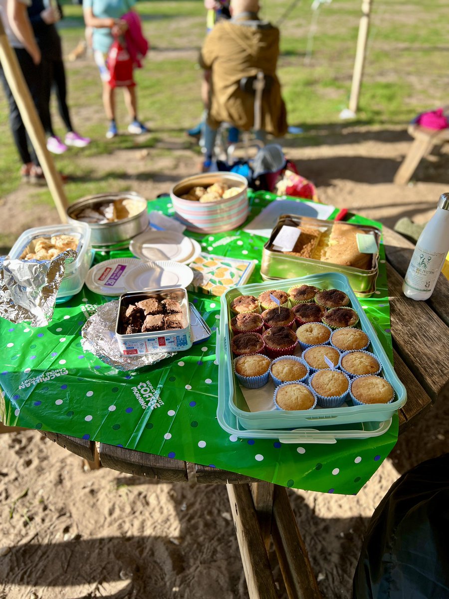Sandringham5KYW's tweet photo. Our 5kYW meet this month coincided with the @macmillancancer Coffee Morning, so we had an even bigger spread than usual to sample once we had completed the course. 💚🤤 https://t.co/gSFYm6PvPb