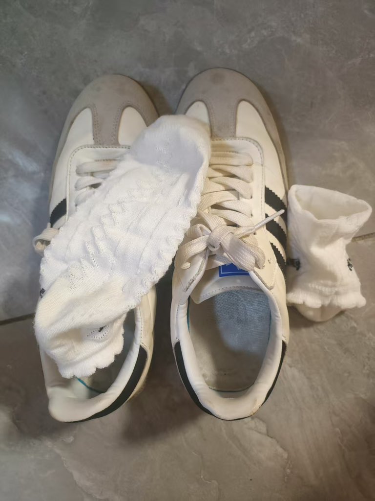 十一假期出去玩的袜袜，你想要得到吗？
马上三万粉丝，十月一号开始开奖
鞋子，七天，五天重口袜子都有的哦
点点赞，持续关注，希望你有好运哦！