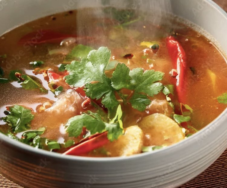 マーラータンは大人気

カプサイシンを含む唐辛子や花椒は血行促進や脂肪燃焼、整腸作用を促し冷えやむくみの改善、美肌効果、デトックス効果あり
具材を野菜や豆腐、きのこ類などを中心に選ぶことで、ビタミン、ミネラル、食物繊維など健康や美容をサポートする万能な薬膳スープなんだよ

#筋トレ