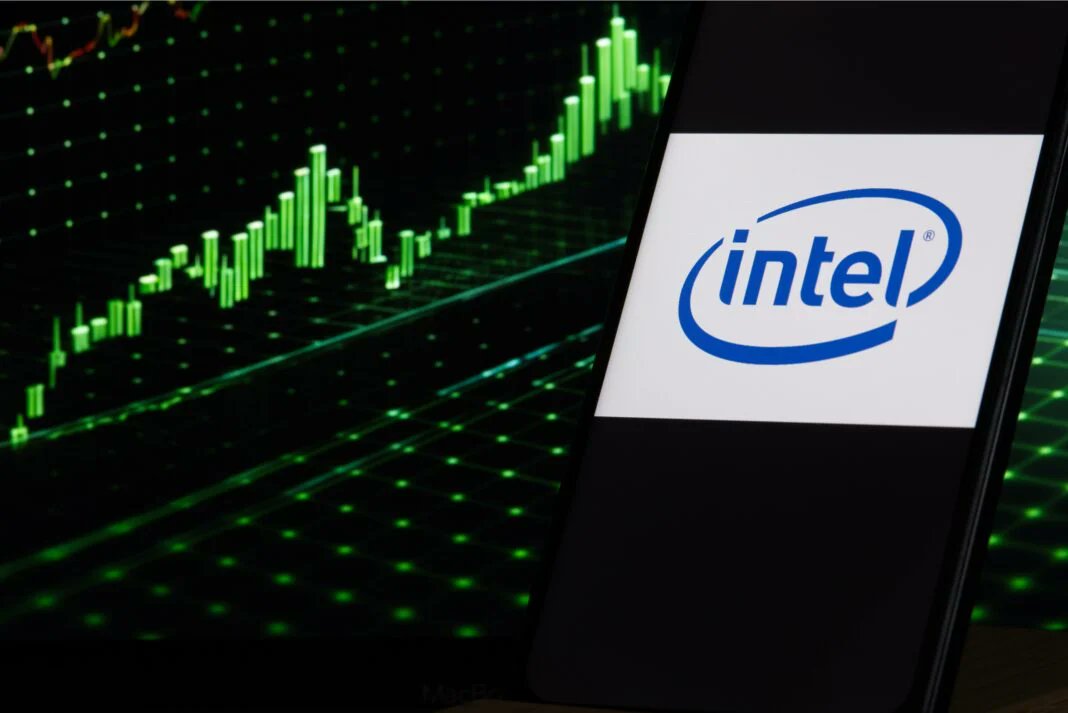 Silicon_Fly's tweet image. Note: I don&apos;t like talking about stocks/finances, but I think a very strong signal might be coming our way from the upcoming Intel event ITT 2025 which might have a huge impact on Intel&apos;s market cap.

The magic number we&apos;re looking for is 5.4 or above!

Details:
Intel is about to…