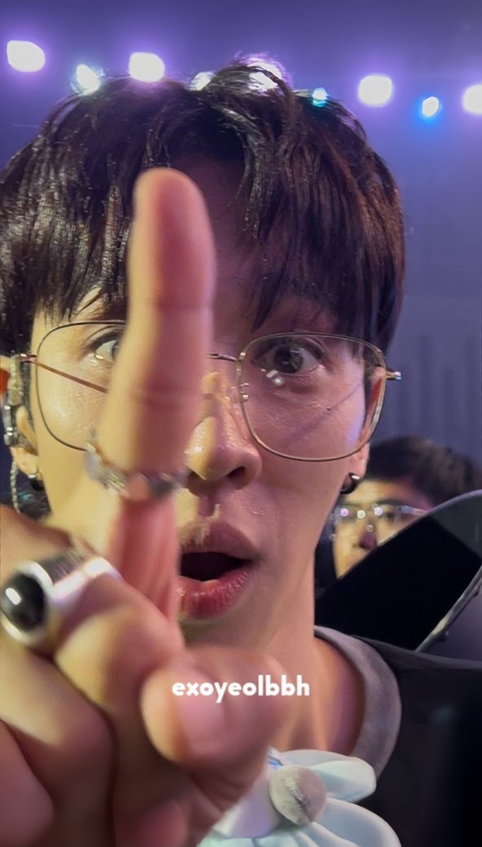 exoyeolbbh's tweet image. 14 YEAR OLD ME MUST BE CRYING THAT FINALLY MY BIAS SINCE 2010 NOTICED &amp;amp; KNOWS MY EXISTENCE TODAY 🥹😭

#HIGHLIGHT #HIGHLIGHTinMY #HIGHLIGHTinKL