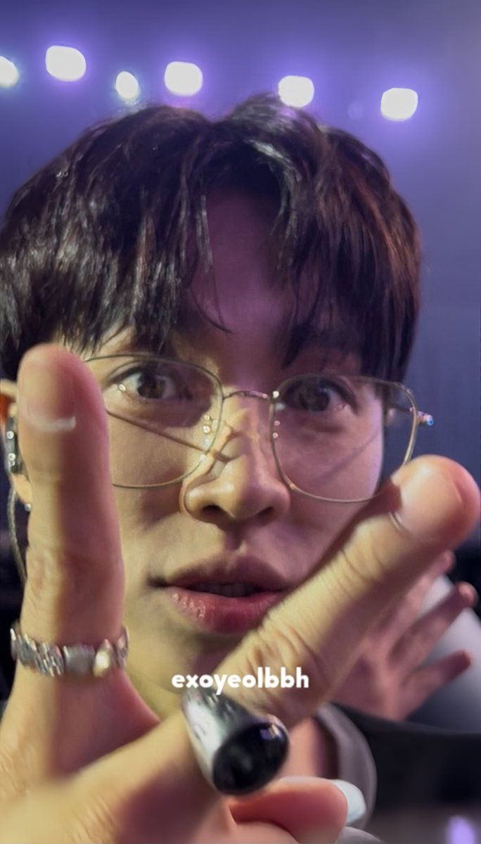 exoyeolbbh's tweet image. 14 YEAR OLD ME MUST BE CRYING THAT FINALLY MY BIAS SINCE 2010 NOTICED &amp;amp; KNOWS MY EXISTENCE TODAY 🥹😭

#HIGHLIGHT #HIGHLIGHTinMY #HIGHLIGHTinKL