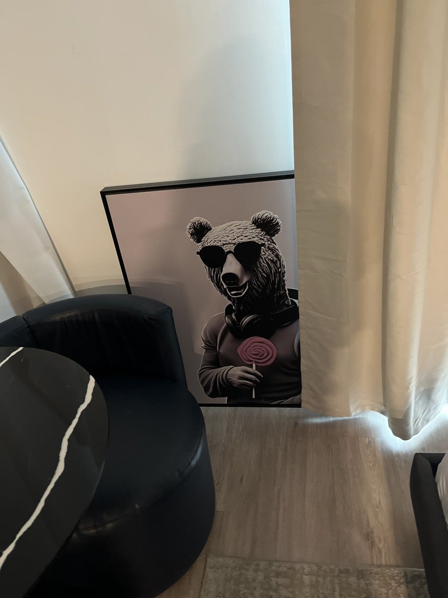 PopPunk's tweet image. bro it’s like a sick game to these people are you kidding me this is the third room i’ve stayed in