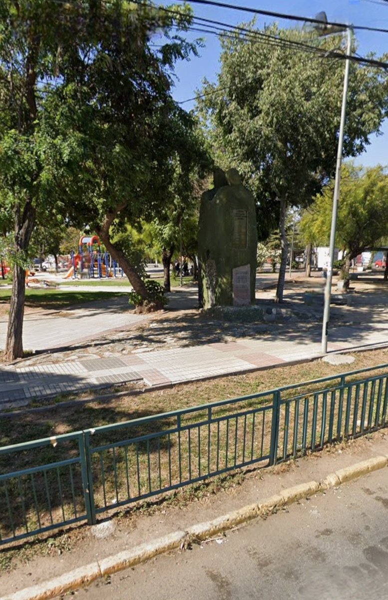 Chemicax_'s tweet photo. @MasterChile_ @Purapaz123ex @UltronesJugosos @sergicummins @Zurdo59291694 @jdelri070 @AnaVera530871 @Dontitogonzalez @AlbodelRon @varsovi88 @DonjaDue @jdelrio70 @JonnyCesar369 Justo salí  a comprar. Aquí hay una plaza piola. https://t.co/nkSGNIHt4l