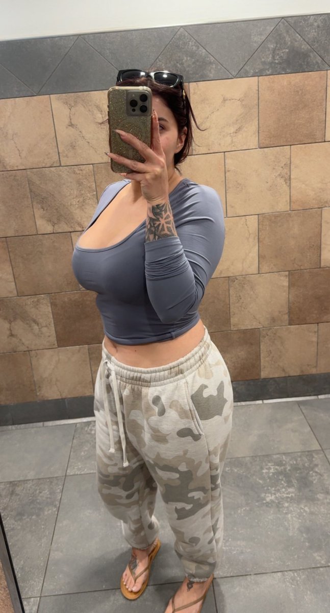 ThatBtch08's tweet photo. Road trip fit #ootd https://t.co/A3lvgxRYUS