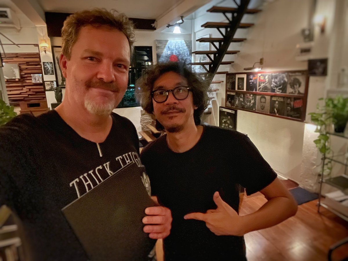 KlongMatthew's tweet photo. hanging out w/ an old friend (from high school), couple drinks at Yak Bar Tao Poon then ended up listening to Mccoy Tyner records with a super friendly thai artist and his gang along klong prapa
u never know where you’ll end up in #bangkok #bangsue
https://t.co/4qlLwkSW1Y https://t.co/aKQ2aUy97l