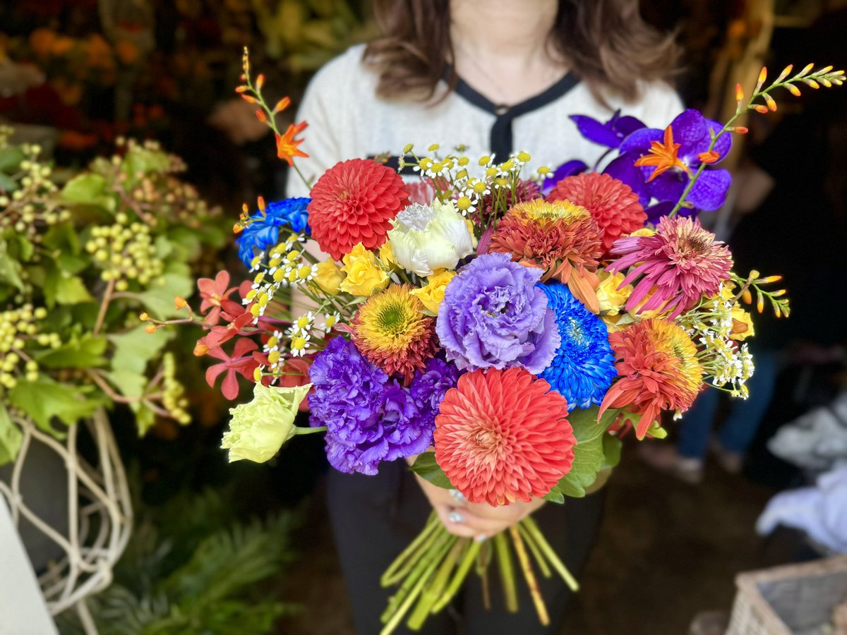 NHK大河ドラマ『光る君へ』
吉高由里子さんと柄本佑さんの
特別取材でのブーケを担当させていただきました。

素敵なドラマでした...✨

#光る君へ
#大河ドラマ