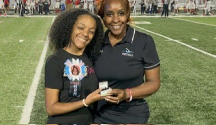 Super Blessed to receive my state ring from the UIL 2025 State Track Meet! 🙏🏽 Headed to UTEP on a track scholarship after setting 2 highschool records! 💪🏽 Huge thanks to Mr. Johnson for providing our rings and Ms. Danielle for presenting to my mom on my behalf 🙌🏽  #StateChamp 🏆
