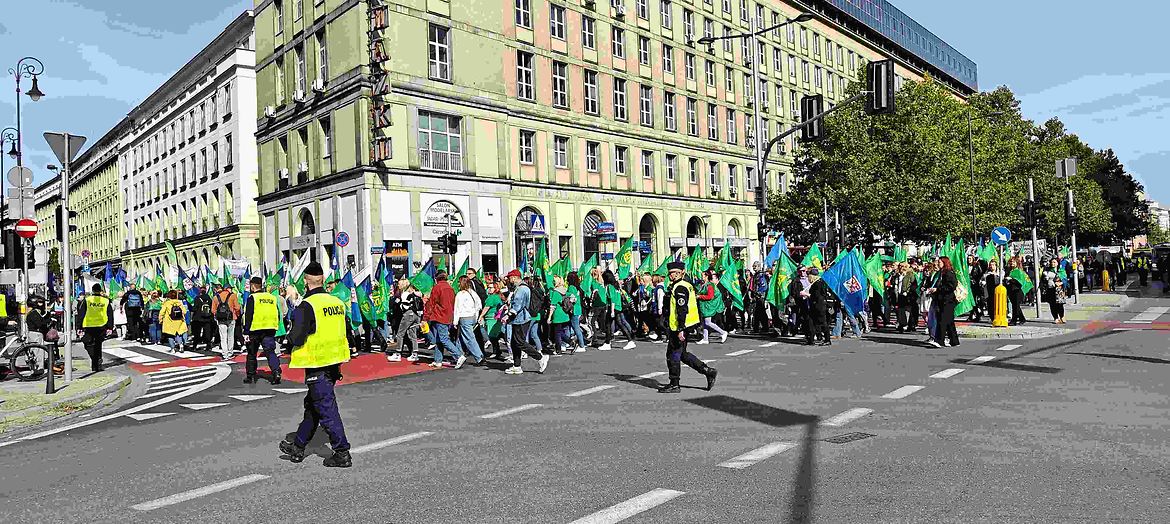 Marsz Niezadowolenia w Warszawie. Rolnicy również protestują.
🟢agropolska.pl/aktualnosci/po…